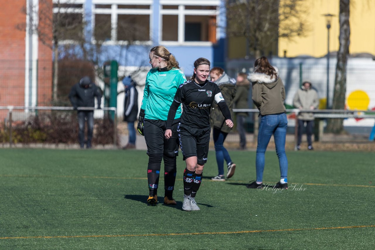 Bild 453 - B-Juniorinnen Halbfinale SVHU - Holstein Kiel : Ergebnis: 3:0